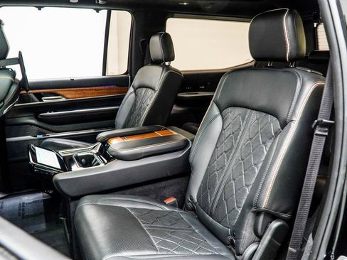 Used 2022 Jeep Grand Wagoneer Series III w/ Rear Seat Video Group 1 image 42