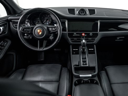 Certified 2026 Porsche Macan Turbo AWD/4WD image 13