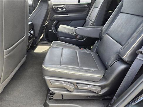 Used 2024 GMC Yukon SLT RWD image 17