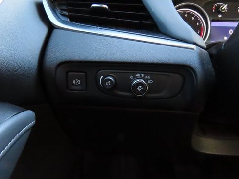 Used 2020 Buick Enclave Essence w/ Sport Touring Edition image 37