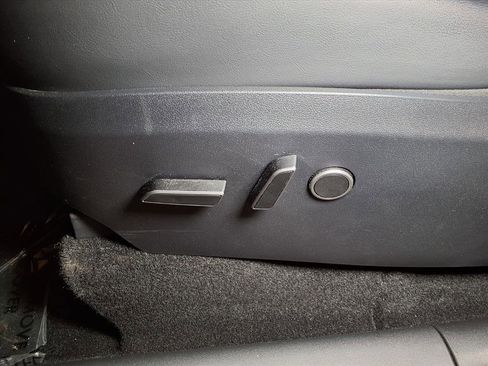 Used 2023 Tesla Model Y Performance image 12