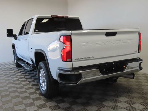 Used 2025 Chevrolet Silverado 2500 LTZ w/ LTZ Premium Package AWD/4WD image 3