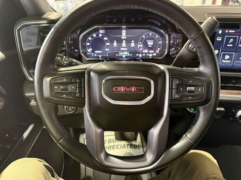 Used 2025 GMC Sierra 1500 SLT AWD/4WD image 13