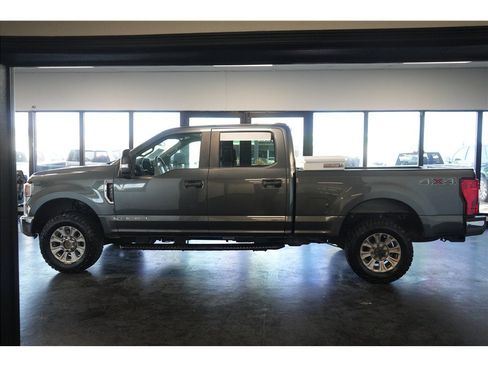 Used 2020 Ford F250 XL w/ STX Appearance Package AWD/4WD image 4