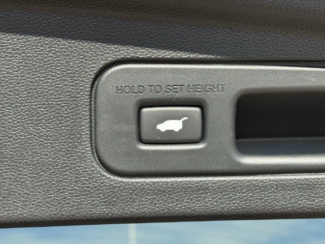 Used 2025 Acura MDX w/ Technology Package FWD image 30
