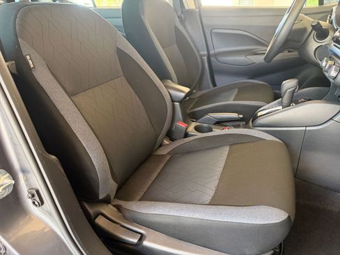Used 2025 Nissan Versa SV FWD image 34