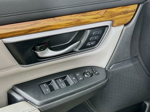 Used 2017 Honda CR-V Touring image 18