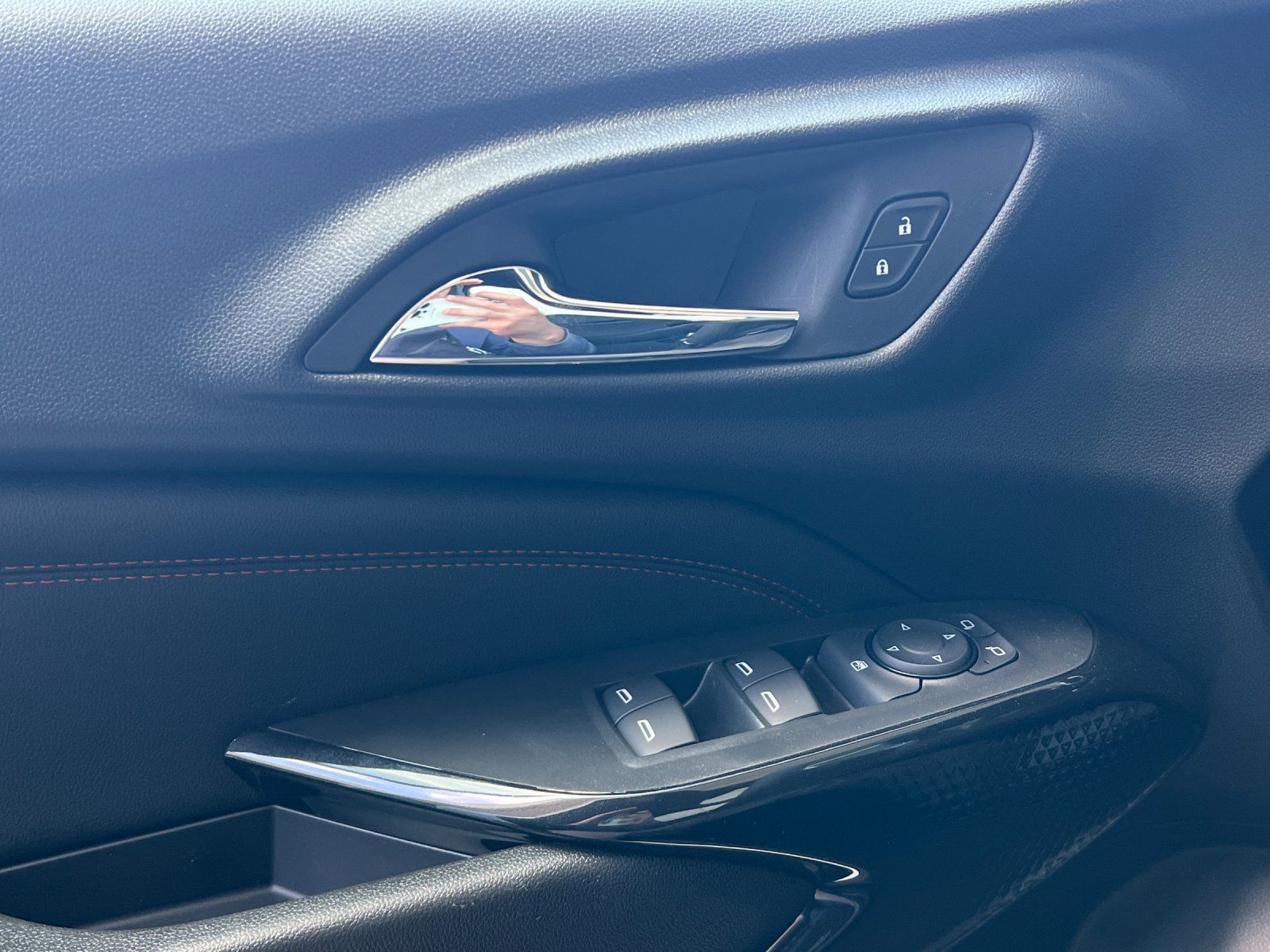 New 2026 Chevrolet Trax RS w/ Driver Confidence Package FWD image 11