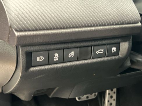 Used 2025 Toyota Camry SE image 29