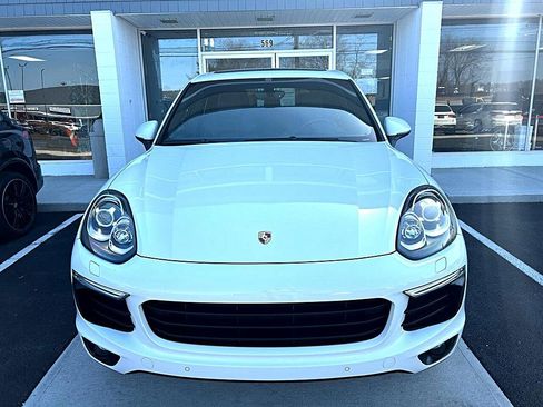 Used 2017 Porsche Cayenne Platinum Edition image 2