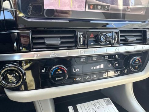 New 2026 Nissan Pathfinder SL image 27