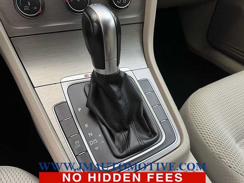 Used 2017 Volkswagen Golf S AWD/4WD image 31