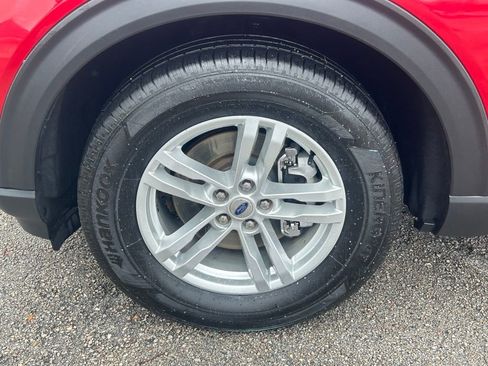 Used 2022 Ford Explorer XLT w/ Equipment Group 202A image 18