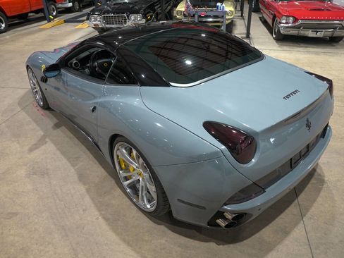 Used 2010 Ferrari California image 27