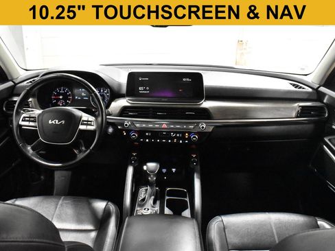 Used 2022 Kia Telluride EX w/ EX Premium Package image 2