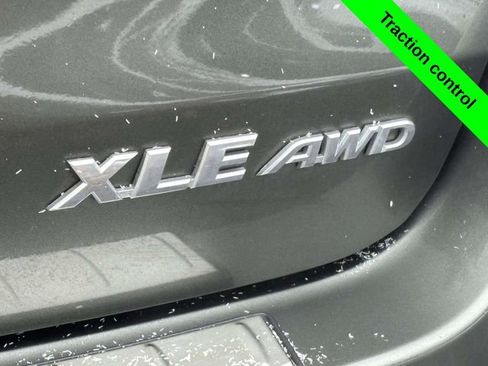 Used 2019 Toyota Highlander XLE image 43