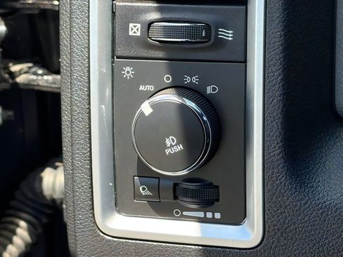 Used 2018 RAM 1500 Big Horn RWD image 17