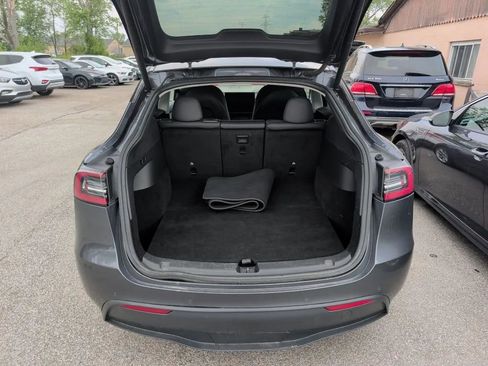 Used 2022 Tesla Model Y Long Range AWD/4WD image 6