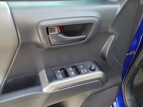 Used 2023 Toyota Tacoma SR5 w/ Technology Package AWD/4WD image 21