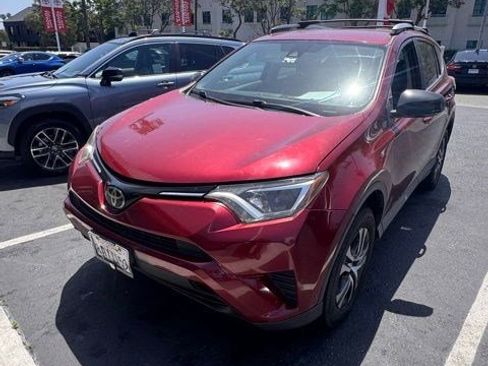 Used 2018 Toyota RAV4 LE w/ Carpet Mat Package FWD image 1