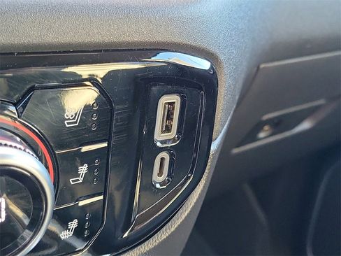 Used 2022 GMC Sierra 1500 SLT image 10