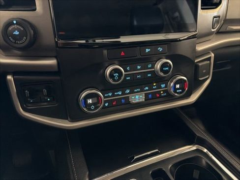 Used 2022 Ford Expedition Max XLT image 28