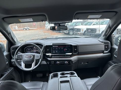 Used 2025 GMC Sierra 1500 SLT image 28