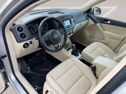 Used 2013 Volkswagen Tiguan SE image 10