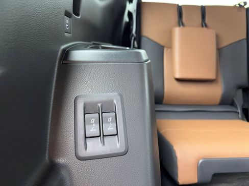 Used 2026 Lexus GX 550 w/ Accessory Package (2T) image 54