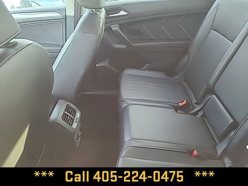 Used 2024 Volkswagen Tiguan SE FWD image 20