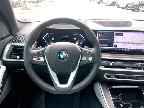 Used 2024 BMW X5 xDrive40i w/ Premium Package image 6