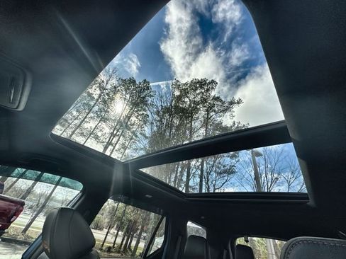 Used 2025 Honda Pilot TrailSport image 30