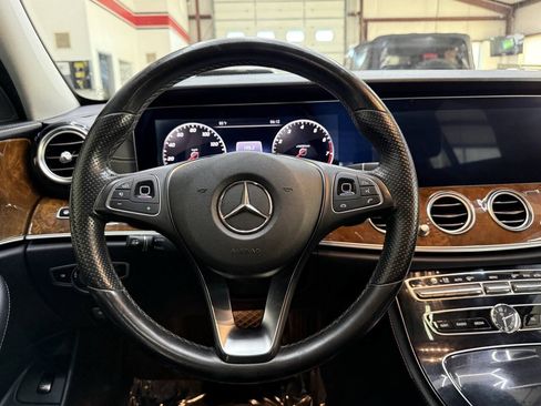 Used 2018 Mercedes-Benz E 300 4MATIC image 22