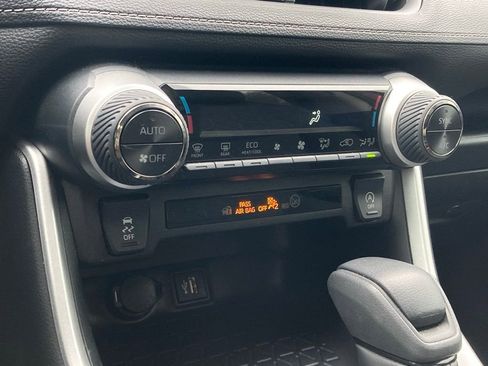 Certified 2025 Toyota RAV4 XLE w/ Convenience Package FWD image 26