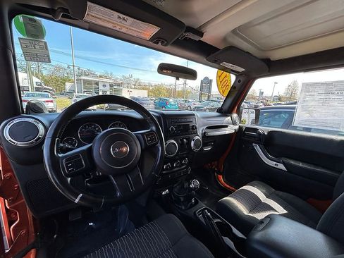Used 2011 Jeep Wrangler Sahara AWD/4WD image 6