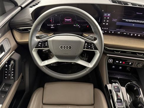 Used 2025 Audi Q5 Premium Plus w/ Premium Plus image 13