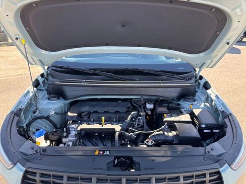 Used 2025 Hyundai Venue SE FWD image 29
