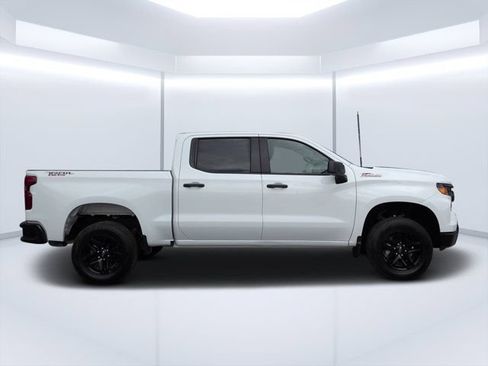 Used 2025 Chevrolet Silverado 1500 Custom Trail Boss AWD/4WD image 2