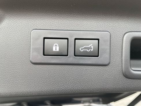 Used 2025 Subaru Forester Premium AWD/4WD image 33