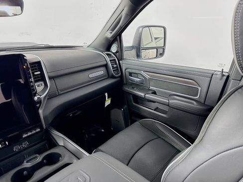 New 2026 RAM 2500 Laramie AWD/4WD image 24