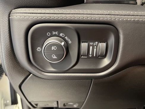 Used 2024 RAM 2500 Limited AWD/4WD image 16