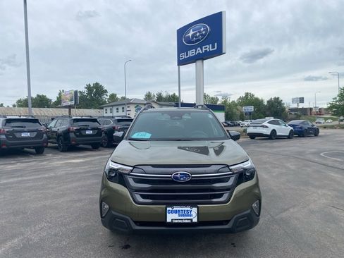 Certified 2026 Subaru Forester Premium AWD/4WD image 2