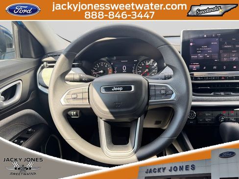 Used 2022 Jeep Compass Sport FWD image 11