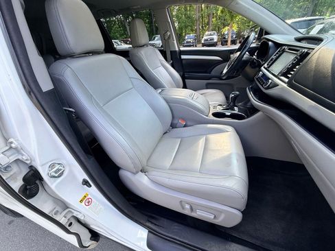 Used 2018 Toyota Highlander XLE FWD image 27