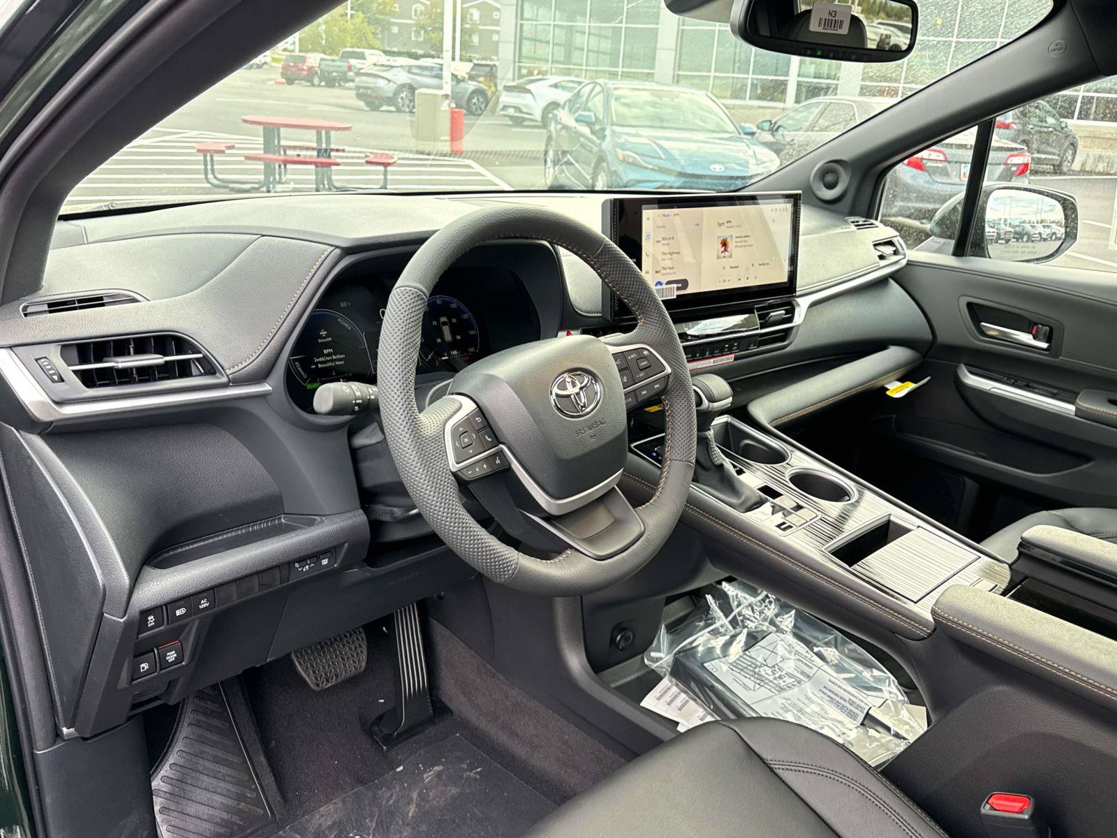 New 2026 Toyota Sienna XLE Woodland Edition AWD/4WD image 7