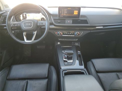 Used 2018 Audi Q5 Prestige w/ Prestige Package image 12