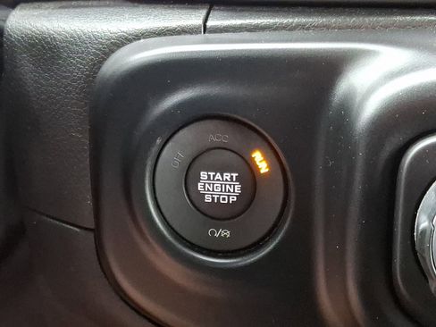 Used 2022 Jeep Wrangler Unlimited Sahara w/ Cold Weather Group AWD/4WD image 26