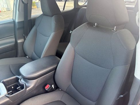 Used 2025 Toyota RAV4 LE image 34