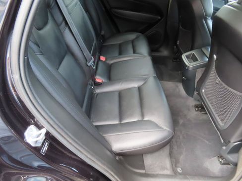 Used 2018 Volvo XC60 T5 Momentum AWD/4WD image 17