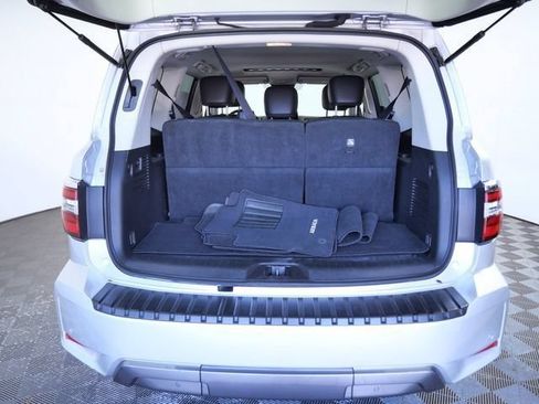 Used 2024 Nissan Armada SL AWD/4WD image 9